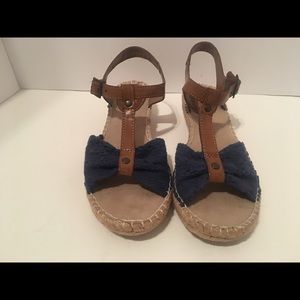 Cliff by White Mountain sandals